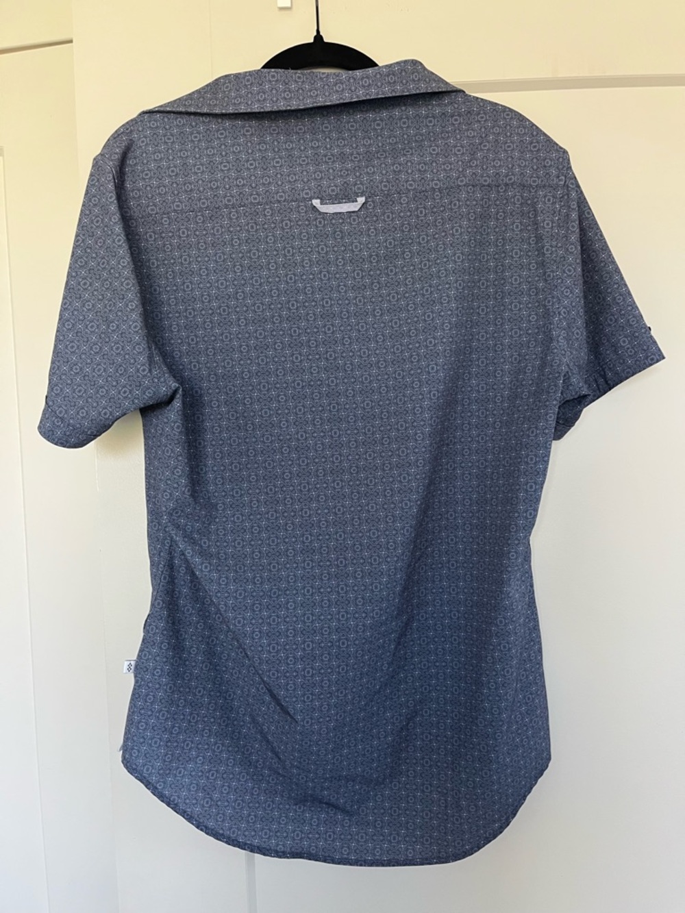 7 Diamonds Men's Short-Sleeve Button-Down Shirt - Navy Blue Geo Print - Picture 6 of 9